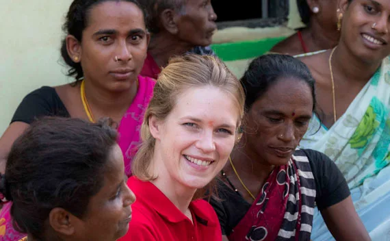 Action Damien avec Sophie Pendeville en Inde